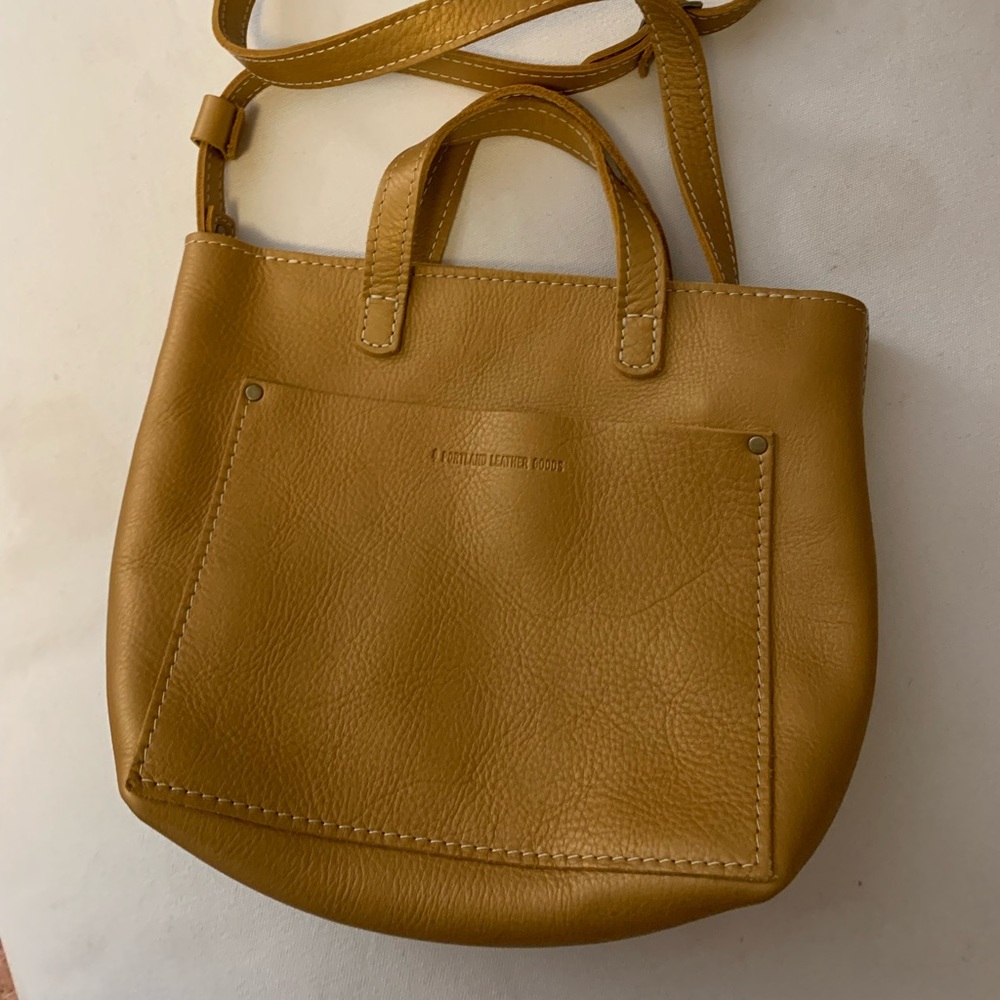 EUC PLG mini crossbody. Honeycomb.